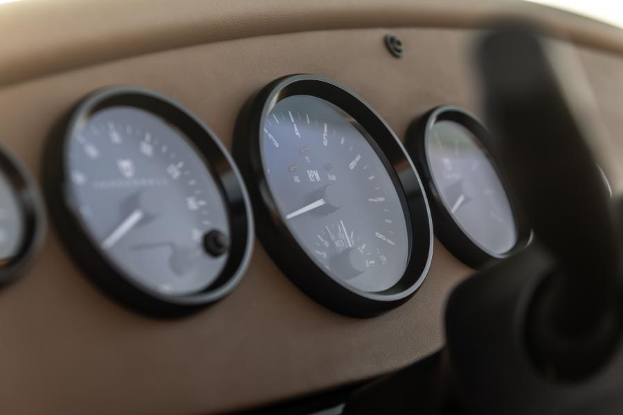 Панель приборов Vanderhall Carmel 2019 года  (фото 17 из 45)